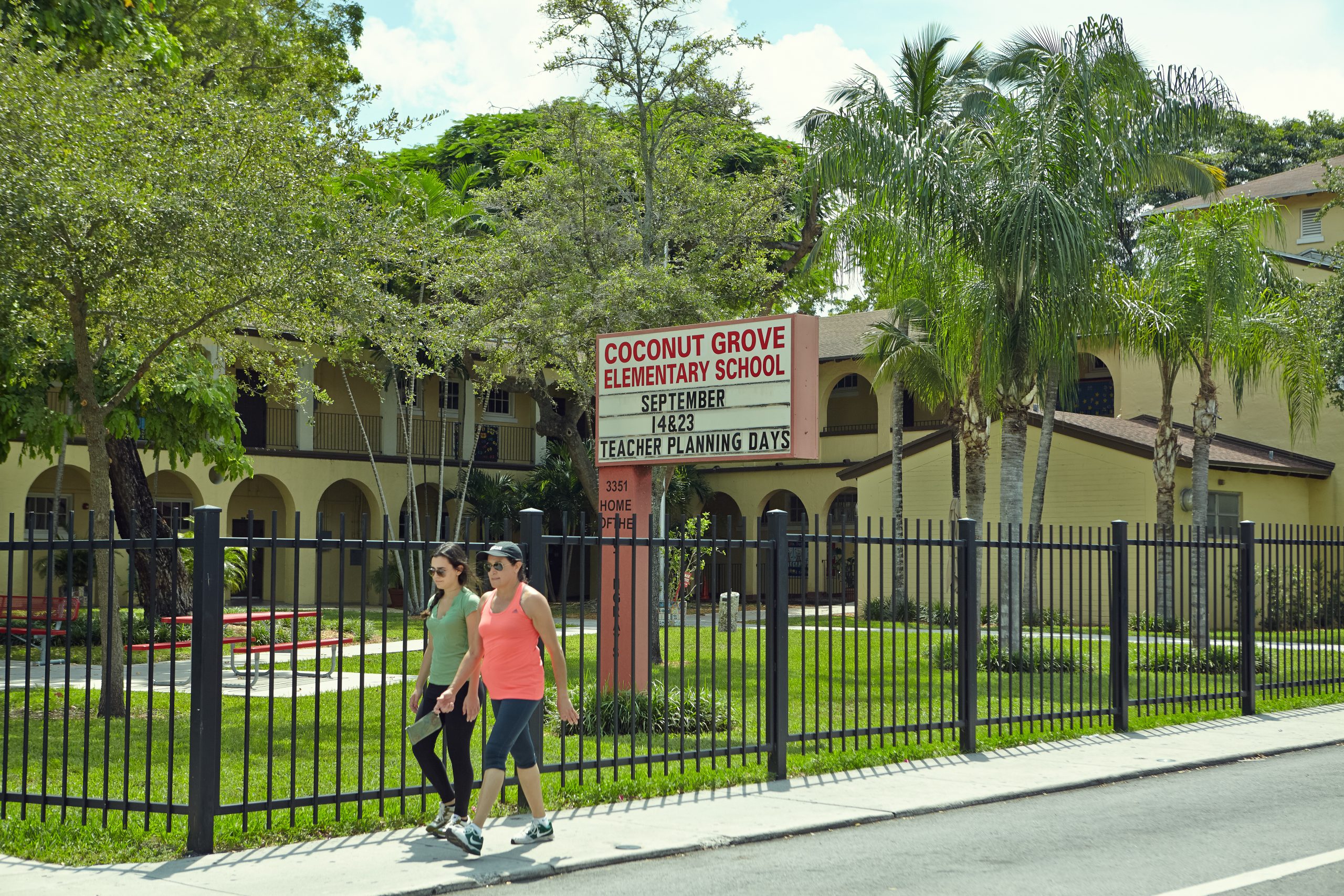 Why Working with a Local Luxury Expert Matters in Miami Real Estate