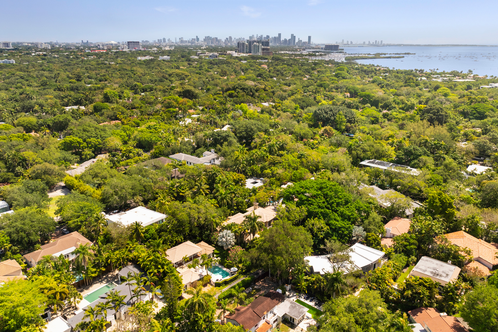 Why Working with a Local Luxury Expert Matters in Miami Real Estate