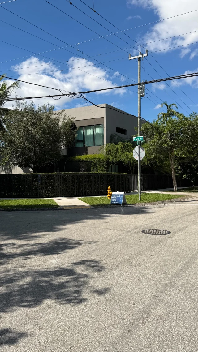 Just know I don’t miss a thing 😏 Happy Thanksgiving Week y’all 🤎🦃🍂🍁

#miamirealestate #miami #miamilife