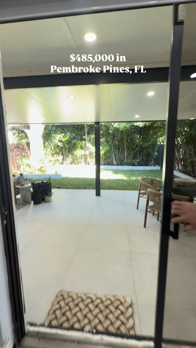 ✨JUST LISTED in East Lakes, Pembroke Pines✨ 
Fully renovated 2BR / 2BA single-family townhouse — modern, bright, and move-in ready!

💎 Highlights include: • Custom kitchen w/ quartz counters & stainless steel appliances 
• Open living space ➜ leads to covered patio + private fenced yard 🌿 
• Spa-inspired primary suite w/ frameless glass shower + custom walk-in closet 
• Resort-style amenities: community pool, playground & lake views

📍 Prime location close to shopping, dining, major highways & top-rated schools!

🎥 Swipe through & imagine calling this HOME 🏡 
👇 DM for details or a private tour!

✨¡NUEVA EN LISTA en East Lakes!✨ Townhouse unifamiliar 2BR / 2BA totalmente renovado — moderno, luminoso y listo para mudarse.

💎 Destacados: • Cocina moderna con gabinetes a medida, cuarzo y electrodomésticos de acero inoxidable 
• Sala amplia con acceso a terraza cubierta y patio privado cercado 🌿 
• Suite principal estilo spa con ducha de vidrio sin marco y walk-in closet personalizado 
• Amenidades tipo resort: piscina, parque infantil y vistas al lago

📍 Ubicación ideal cerca de tiendas, restaurantes, autopistas principales y escuelas calificadas A+.

🎥 ¡Desliza e imagina vivir aquí! 🏡 
👇 Envíame un mensaje para más detalles o una visita privada.

#TownhouseForSale #ReelEstate #SouthFloridaRealEstate